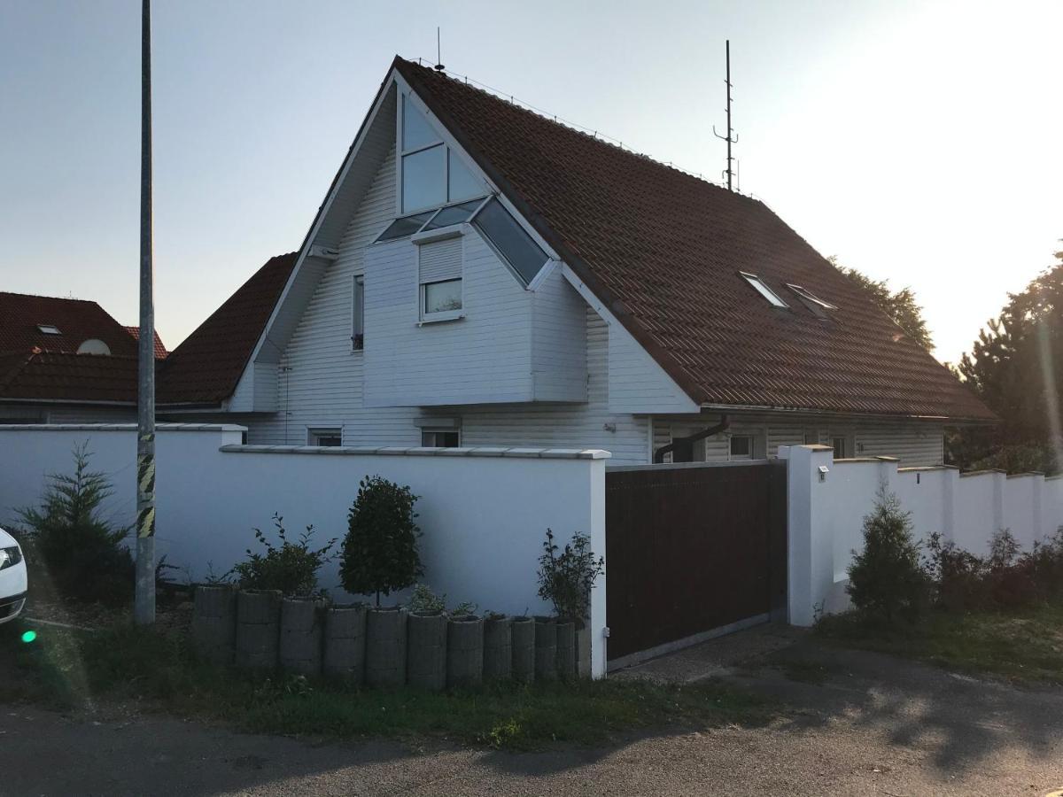 Homestay U Hanky Zdiby Eksteriør billede